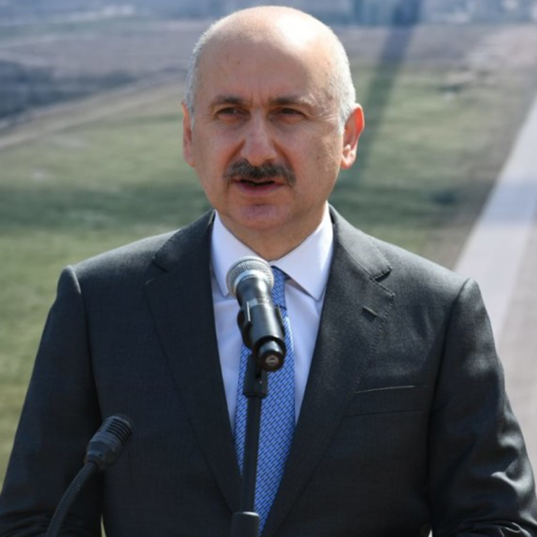 ULAŞTIRMA VE ALTYAPI BAKANI ADİL KARAİSMAİLOĞLU: TÜRKİYE’NİN DİNAMİZMİ VE POTANSİYELİ HAVA TRAFİĞİNE YANSIDI